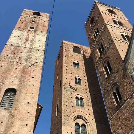 Rossa E Blu 维拉诺瓦达尔本加