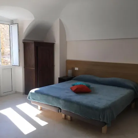 Rossa E Blu * 维拉诺瓦达尔本加