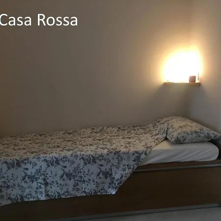 Rossa E Blu 维拉诺瓦达尔本加