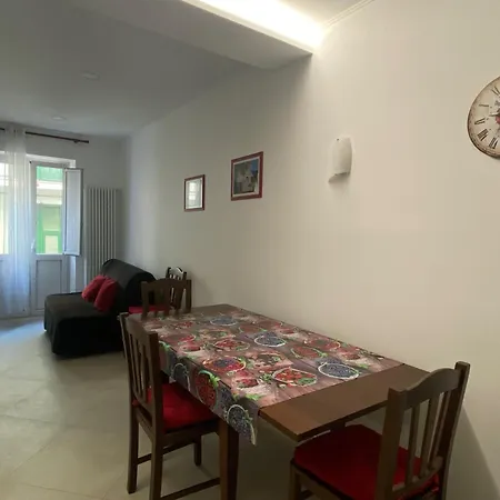 Rossa E Blu فيلانويفا دي ألبينجا