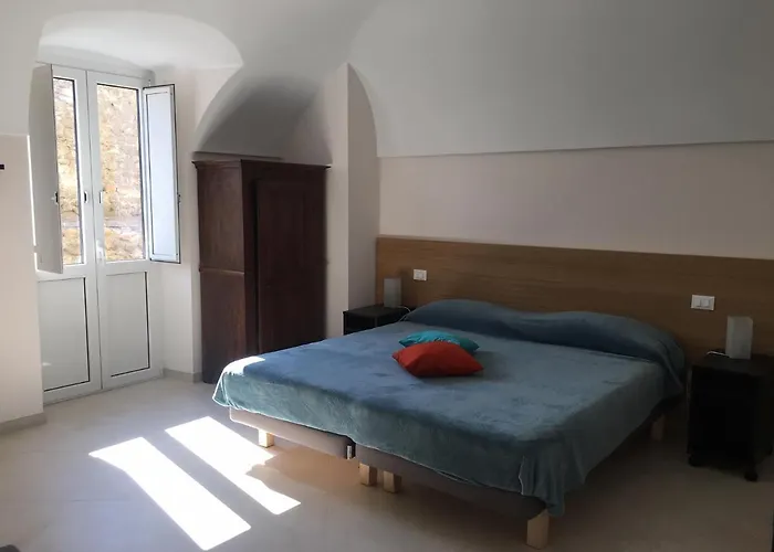 Rossa E Blu * Villanova d'Albenga