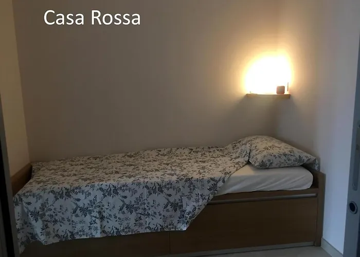 Rossa E Blu فيلانويفا دي ألبينجا