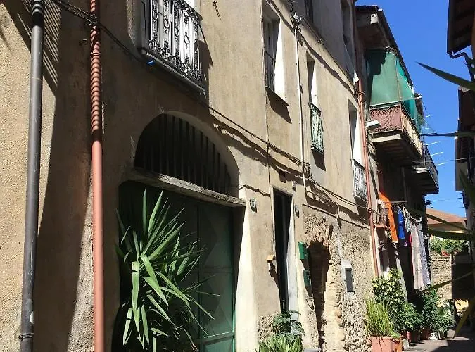 Rossa E Blu فيلانويفا دي ألبينجا